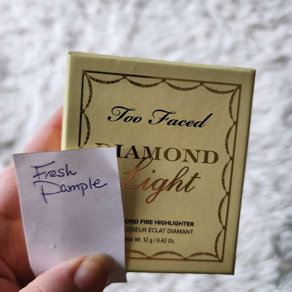 *NEW - SEALED IN BOX* Too Faced Canary Diamond Light Diamond Fire Highlighter - Picture 16 of 16